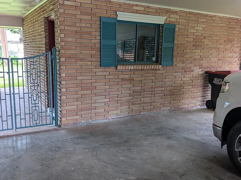 223 Stephanie Ave — Photo 2