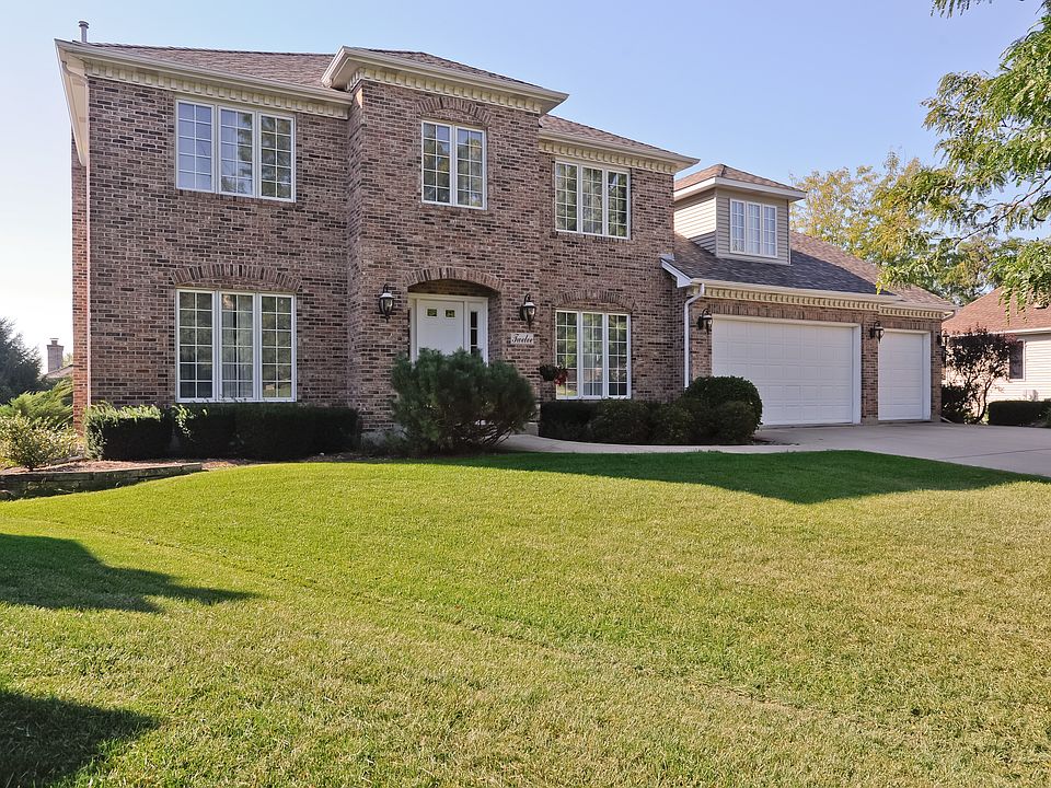 1st image of 12 Ashwood Ct