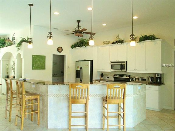 3rd image of 6 Pine Valley Pl