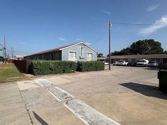 3rd image of 710 E Avenue G #5