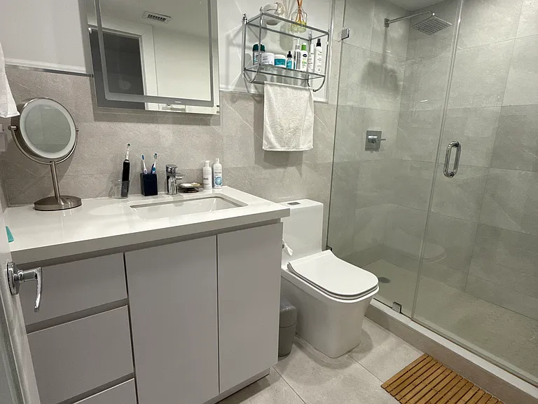 5750 Collins Ave #3F — Photo 6