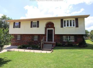 111 Dawn Hts, Scott Depot, WV 25560