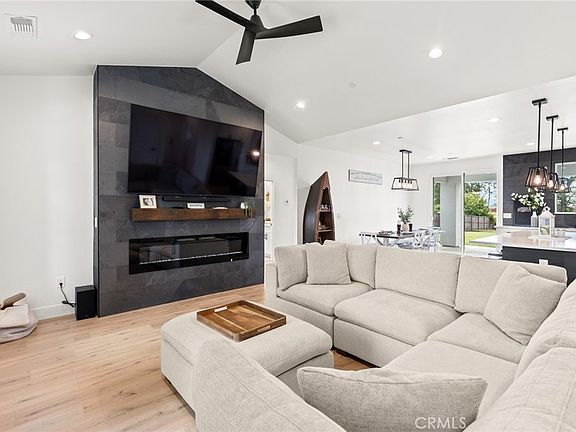 3rd image of 1634 Young Ave