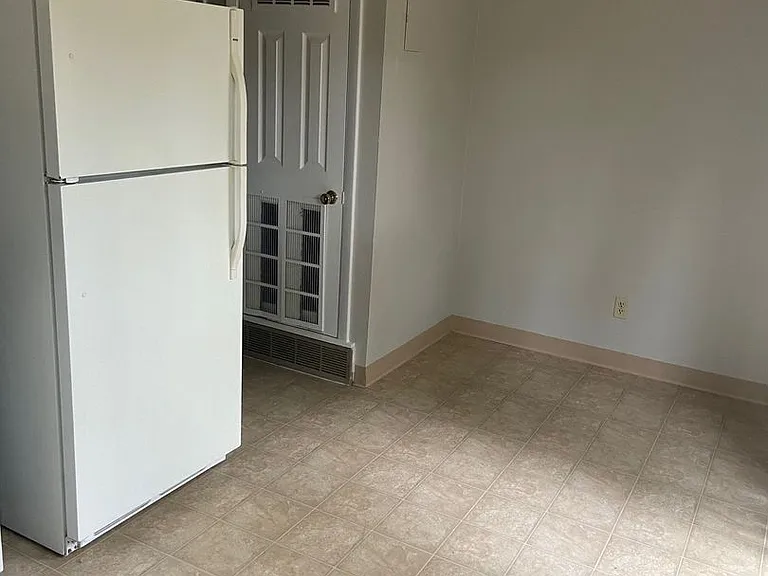 1615 Cottonwood Dr #14 — Photo 4