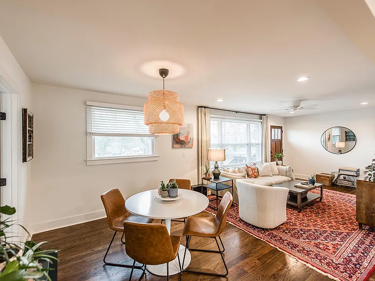 1003 Woods Lake Dr — Photo 12