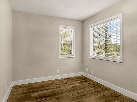 Upstairs bedroom 2