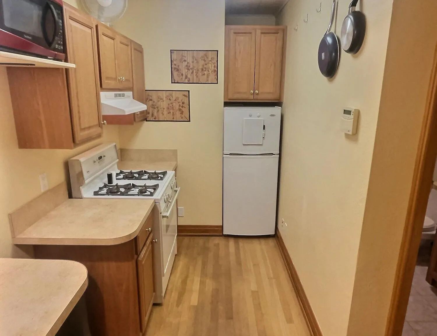 1 bed, 1.0 bath, 500 sqft, $1,350 — Photo 2