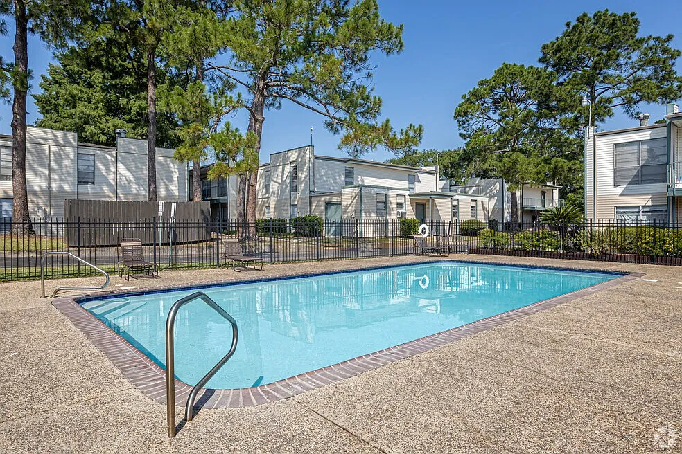 Park Place Apartments — Photo 1