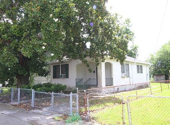 3rd image of 530 Macarthur Ave