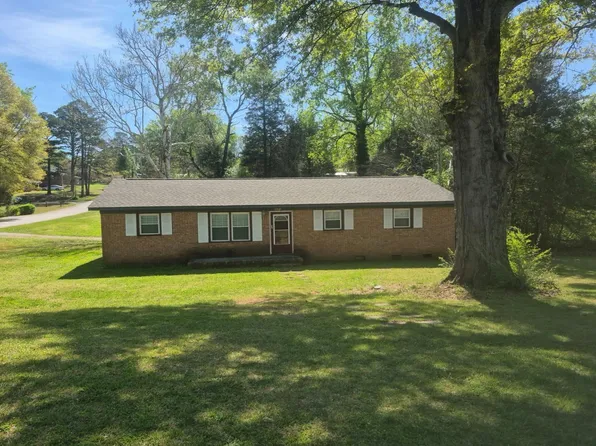 2621 Cedar Springs Dr, Spartanburg, SC 29302