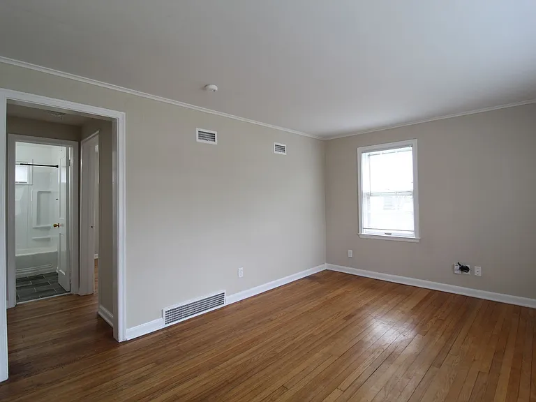 502 E Glendale St — Photo 2