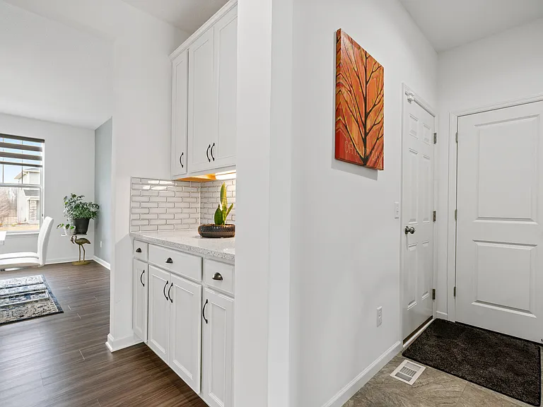 657 Aster Rd — Photo 12