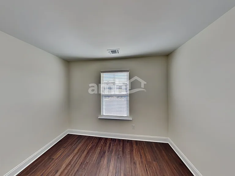2028 Williamshire Ln — Photo 25