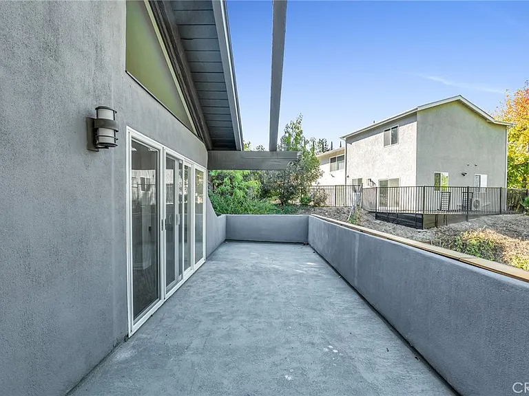 4642 Poe Ave — Photo 26