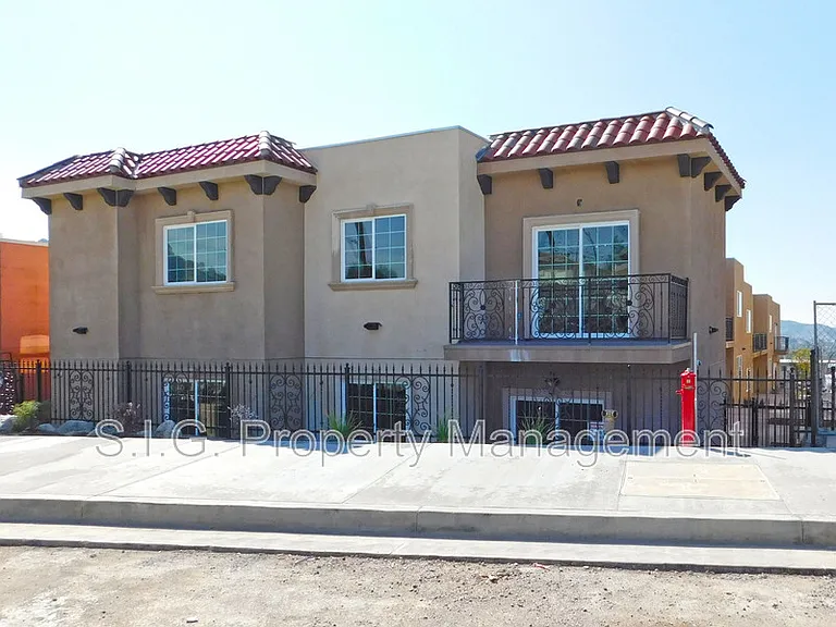 10215 Tujunga Canyon Blvd #106 — Photo 4