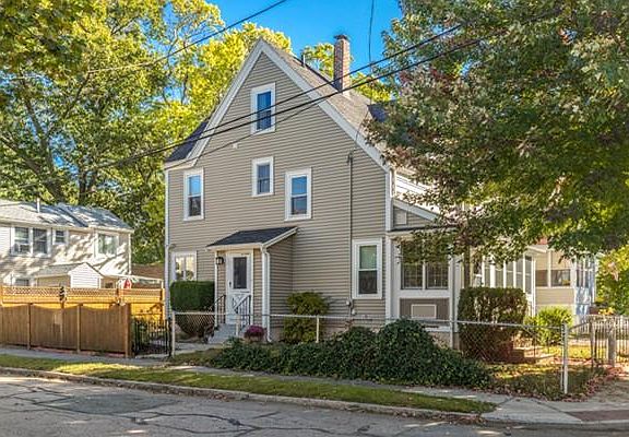 3rd image of 118 Franklin Ave