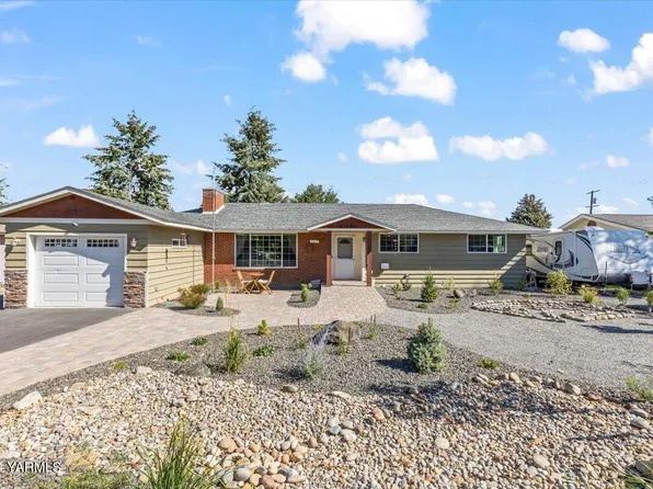 209 S 58th Ave, Yakima, WA 98908