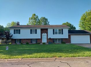 1026 Raymond Dr, Red Bud, IL 62278
