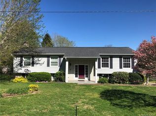 99 Dogwood Dr, Weaverville, NC 28787
