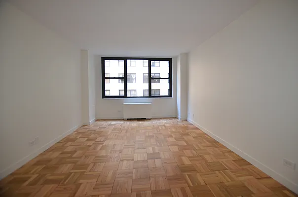 Rented by Manhattan Realty Group | media 1