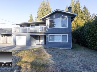 1554 Westover Rd #TOP, North Vancouver, BC V7J1X5