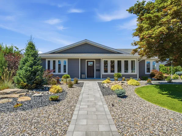 2504 Rhondda Cres, Kelowna, BC V1Y 8T5