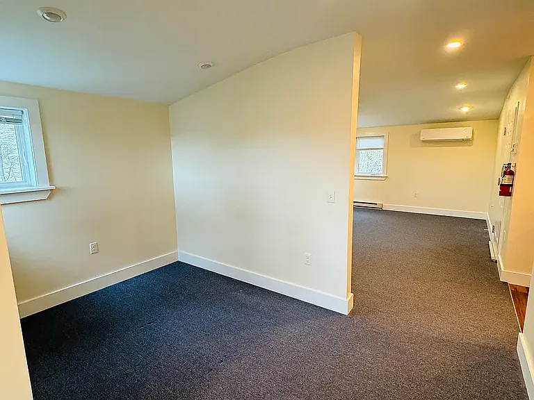 91 E Spring St — Photo 2