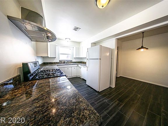 2nd image of 2401 Santa Paula Dr