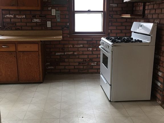 4th image of 1026 Fulton St