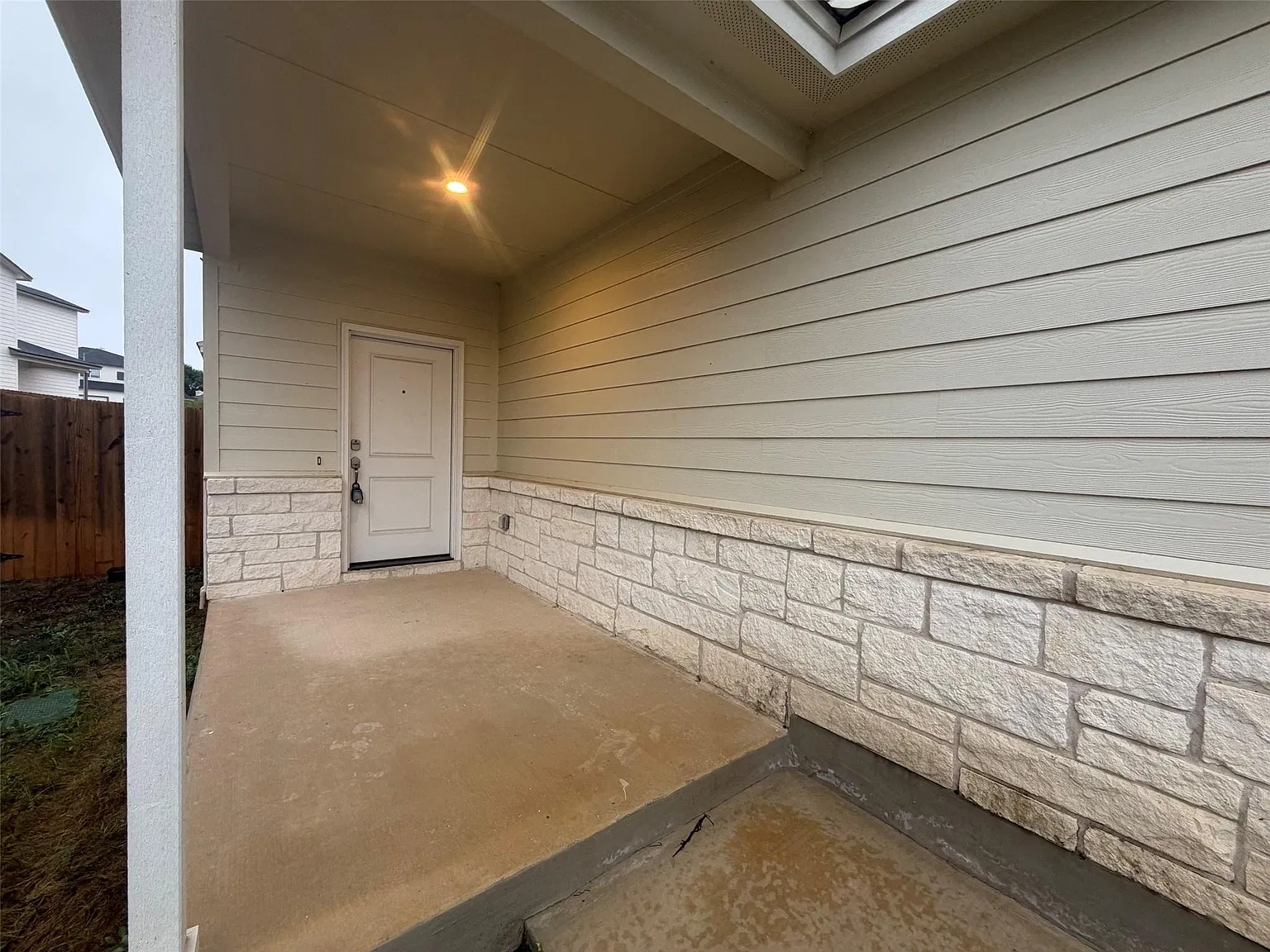 3 bed, 2.5 bath, 1650 sqft, $1,700 — Photo 2