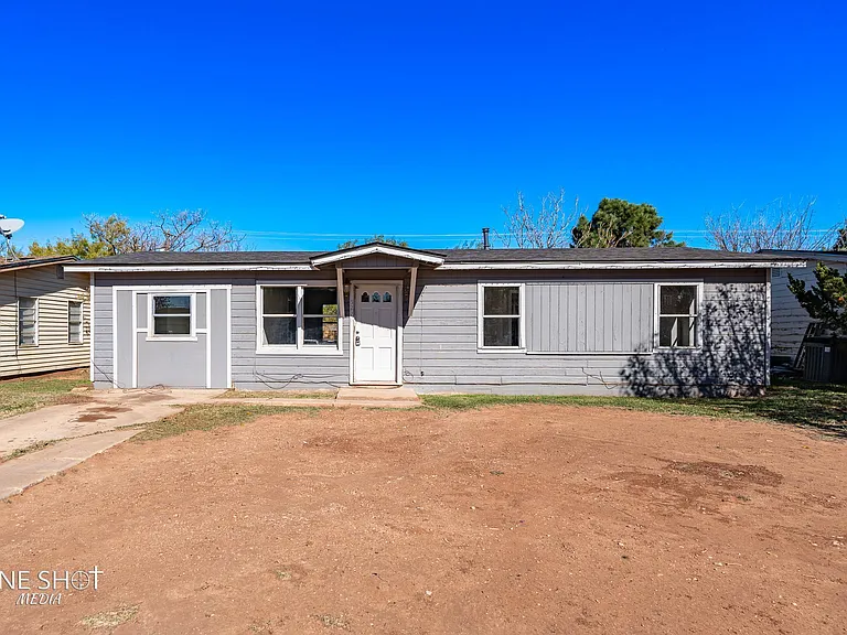 5226 Questa Dr — Photo 1