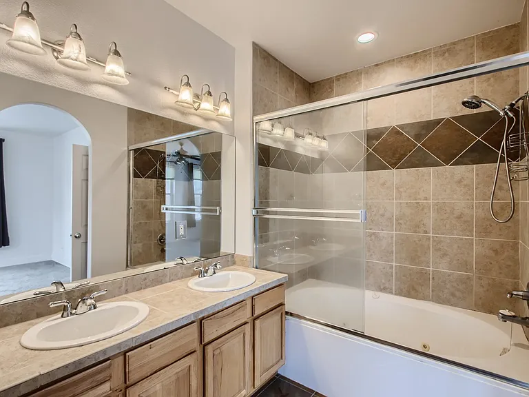 799 Martin Dr — Photo 20