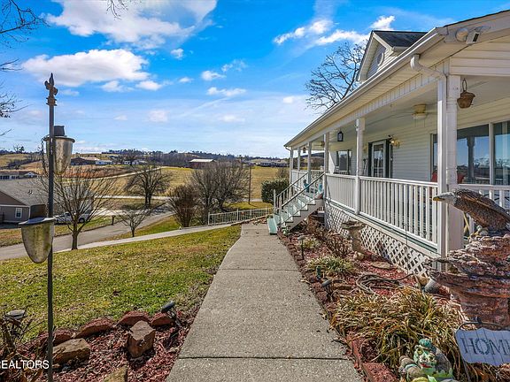 4th image of 133 Rolling Hls