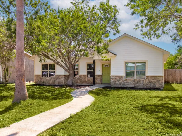 2203 20th St, Hondo, TX 78861