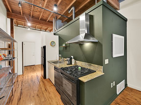 3rd image of 346 W Pierpont Ave APT E120