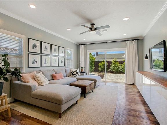 5th image of 32452 Elizabeth Way