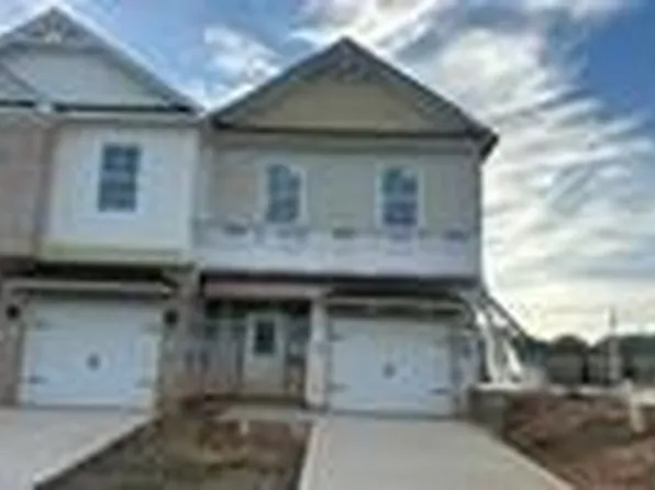 49 Creekside Commons Dr, Hoschton, GA 30548