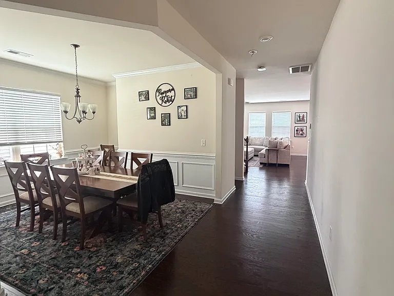 16031 Harbor Hill Dr — Photo 2