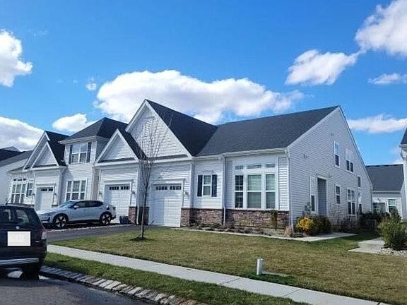 2nd image of 14 Gulfstream Rd