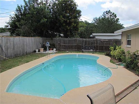 2nd image of 1438 Croydon Dr