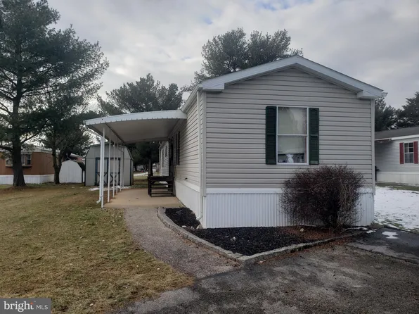 7 Willow Tree Ln, Dover, PA 17315