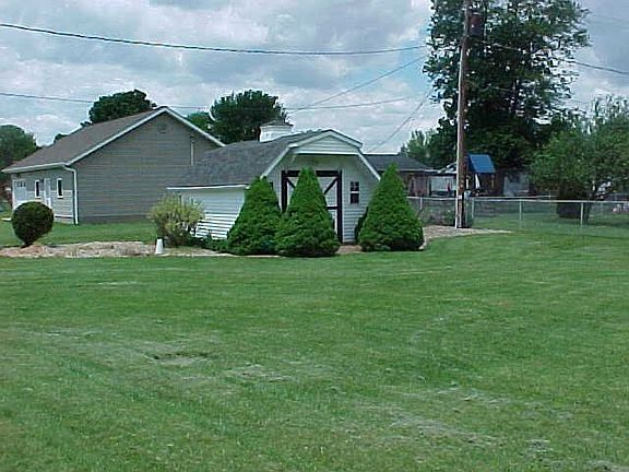 3rd image of 233 Emerald Ln