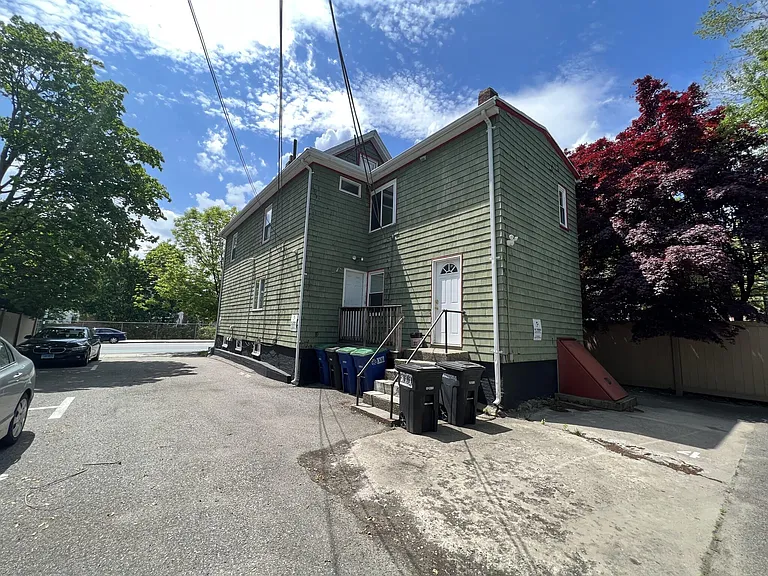 737 Somerville Ave — Photo 7