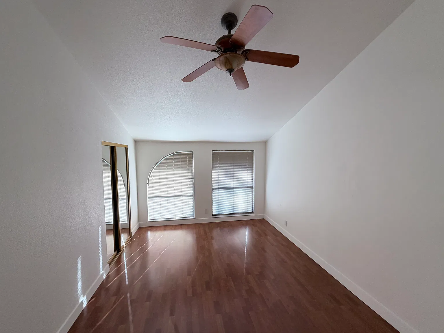 2 bed, 2.5 bath, 1548 sqft, $4,200 — Photo 4