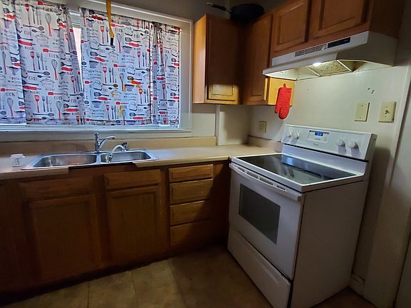 5th image of 60 Brighton Dr