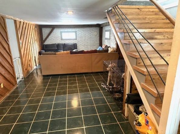 415 Beard St, Beardstown, IL 62618