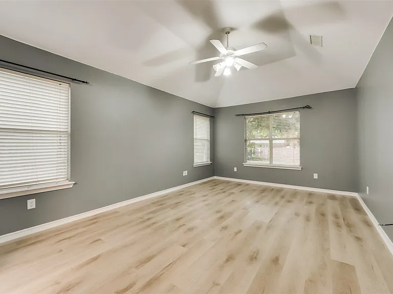 4403 New Meadow Dr — Photo 15