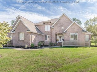 231 Glen Oaks Ct, Hurricane, WV 25526