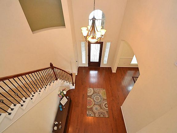 2nd image of 27903 Hollyfare Dr