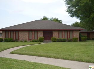 102 Buckingham St, Victoria, TX 77904